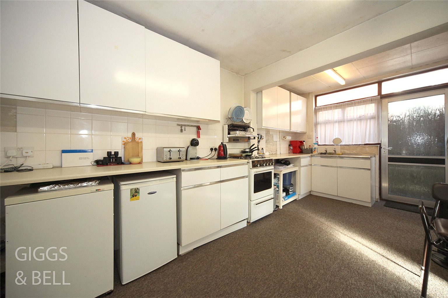 3 bed semi-detached house for sale in Stanford Road  - Property Image 5