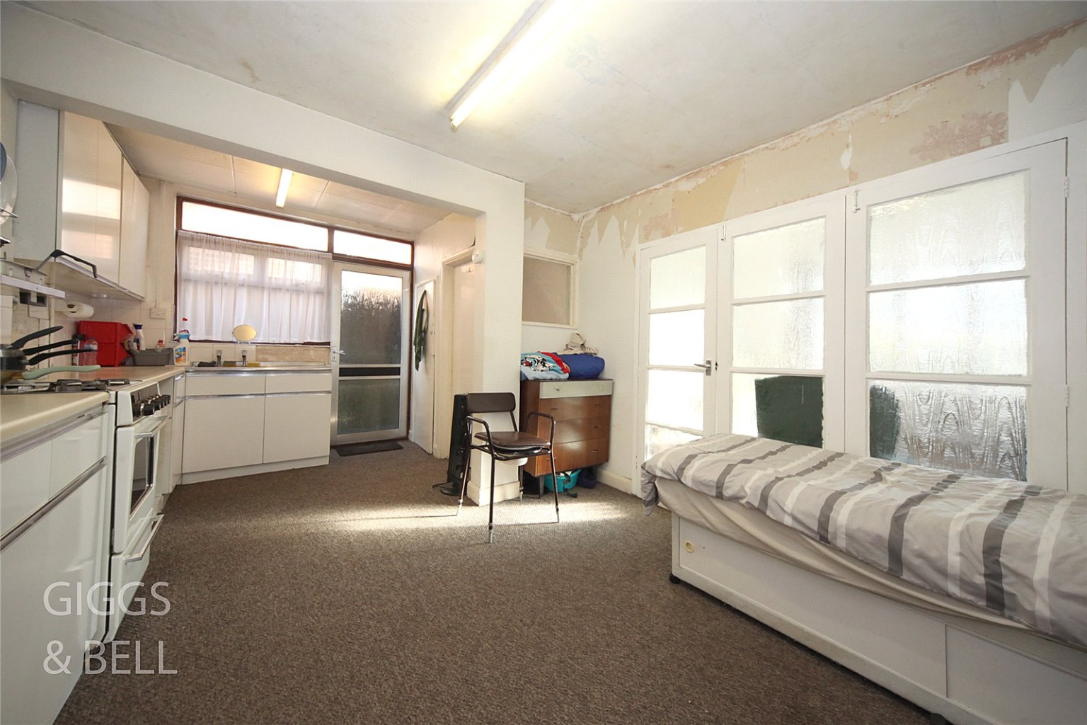 3 bed semi-detached house for sale in Stanford Road 6