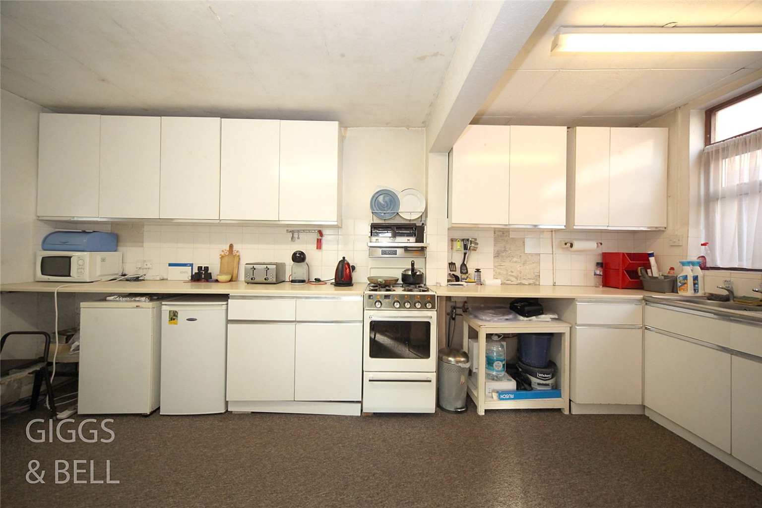 3 bed semi-detached house for sale in Stanford Road  - Property Image 4