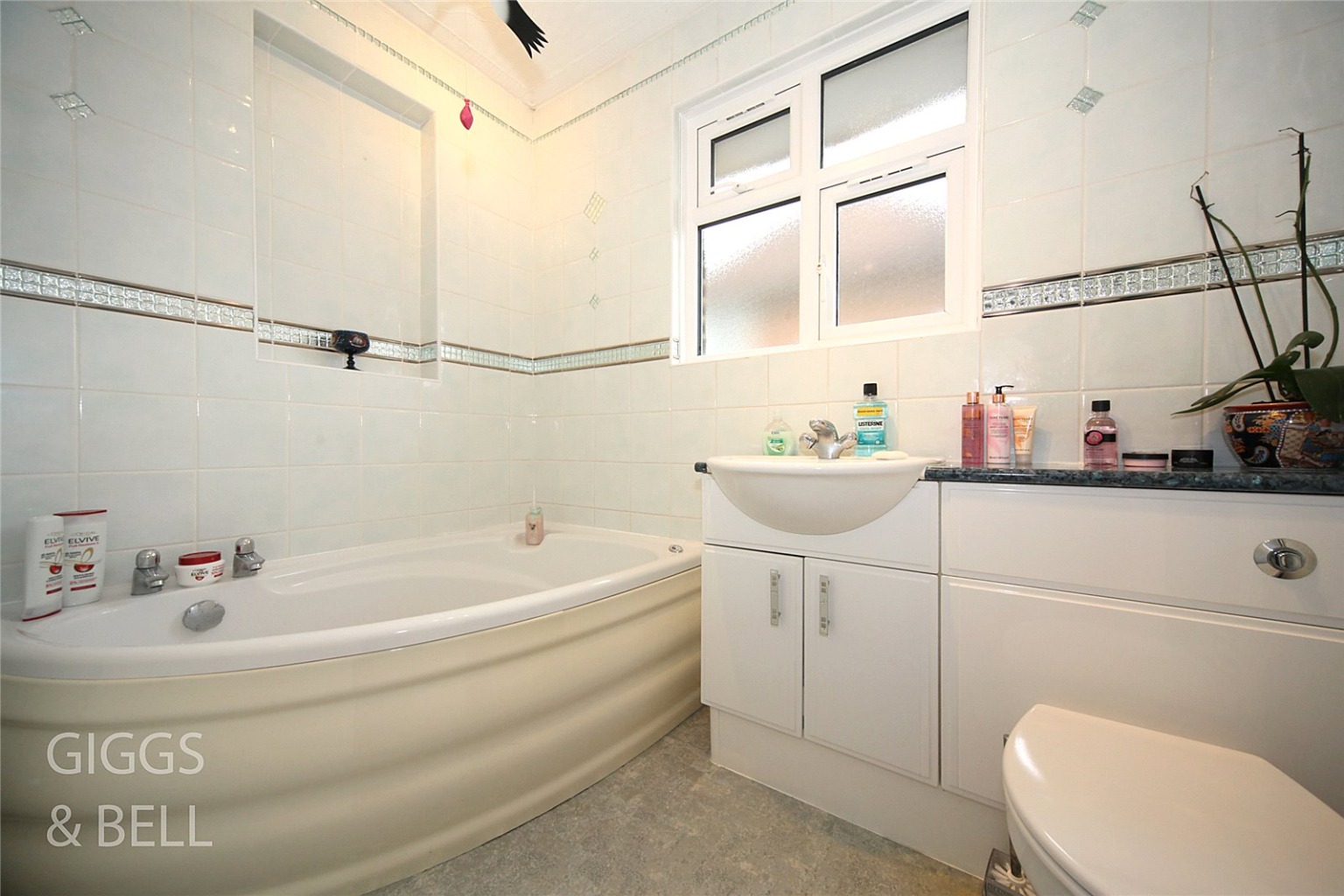 3 bed detached house for sale in Wardown Crescent  - Property Image 17