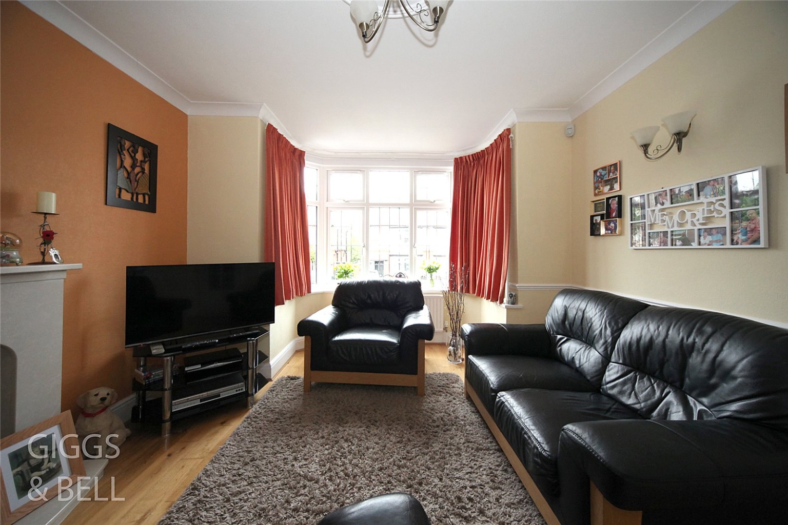 3 bed detached house for sale in Wardown Crescent  - Property Image 4