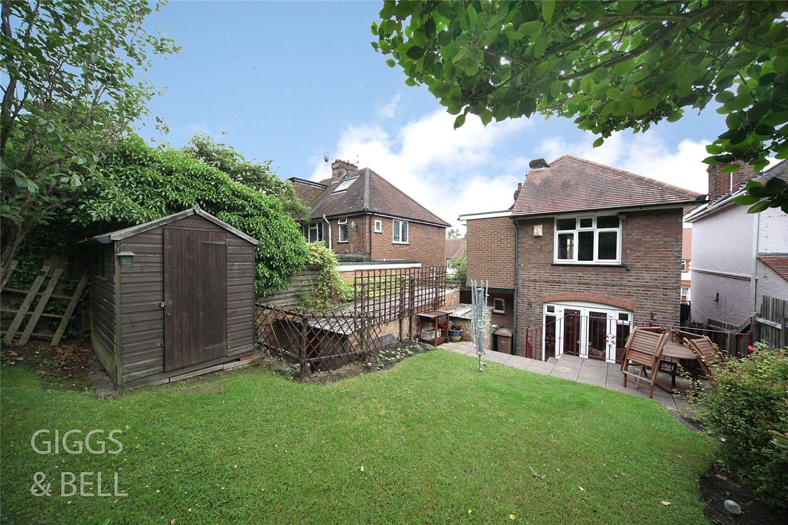 3 bed detached house for sale in Wardown Crescent 20