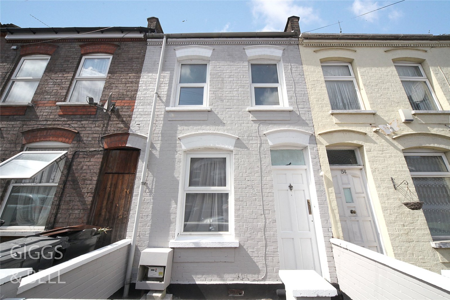 2 bed terraced house for sale in St Peters Road, LU1 