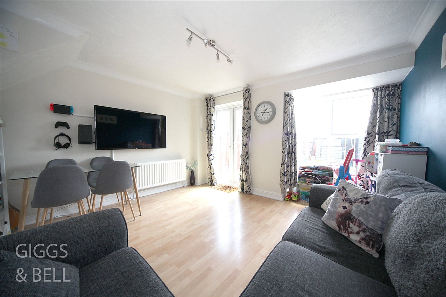 2 bed terraced house for sale in Edkins Close 3