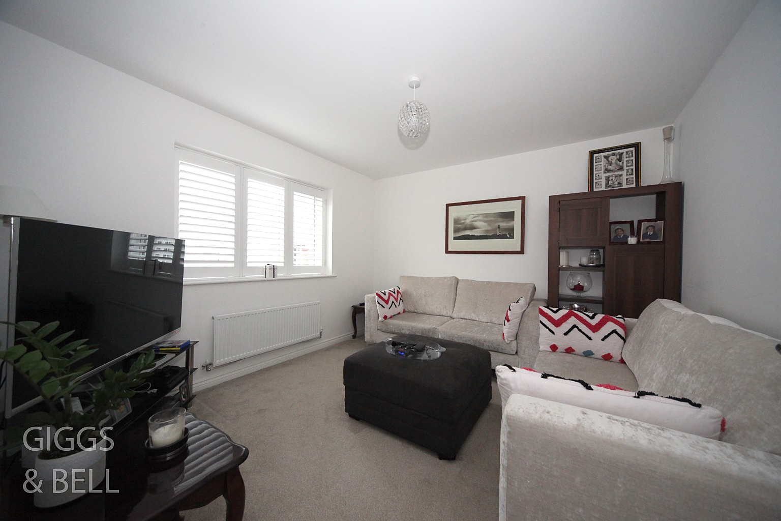 5 bed detached house for sale in Ryder Way, Bedford  - Property Image 8