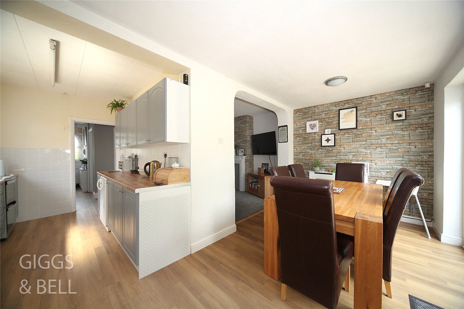 3 bed semi-detached house for sale in Ashcroft Road, Luton  - Property Image 7