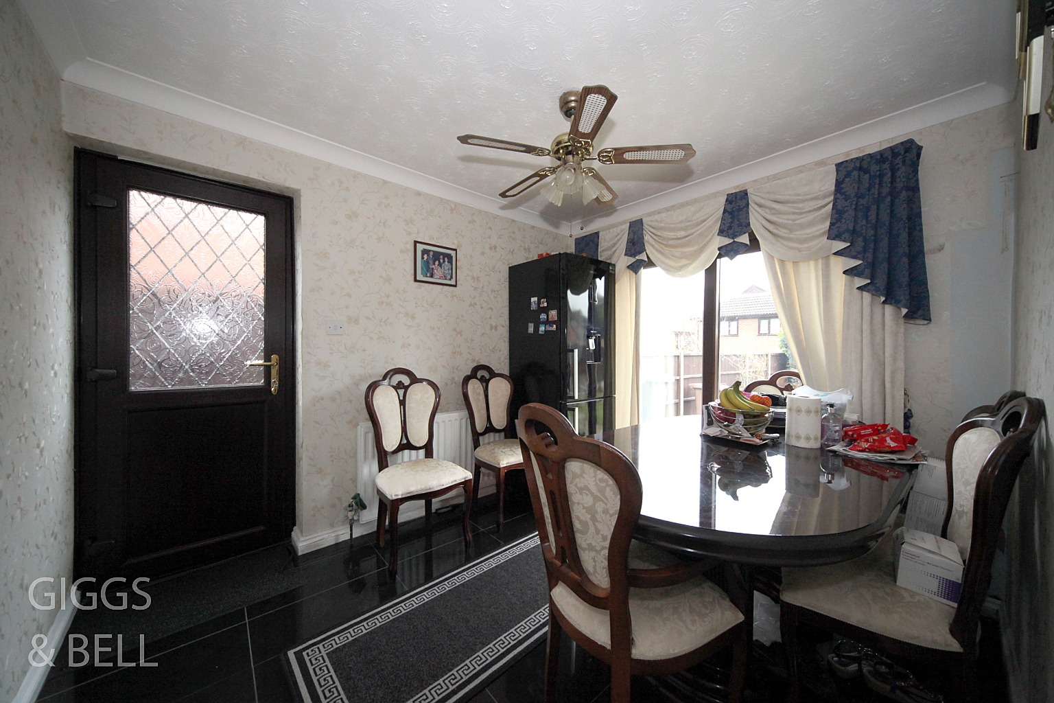 4 bed semi-detached house for sale in Launton Close, Luton 7