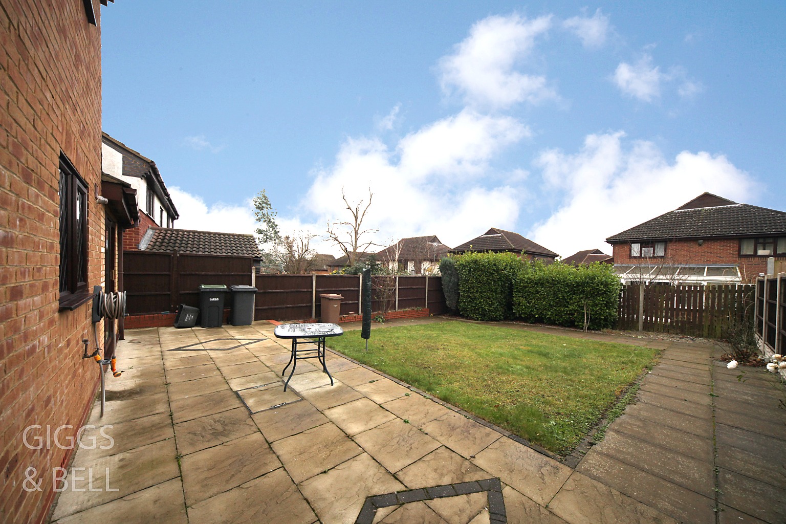 4 bed semi-detached house for sale in Launton Close, Luton  - Property Image 22