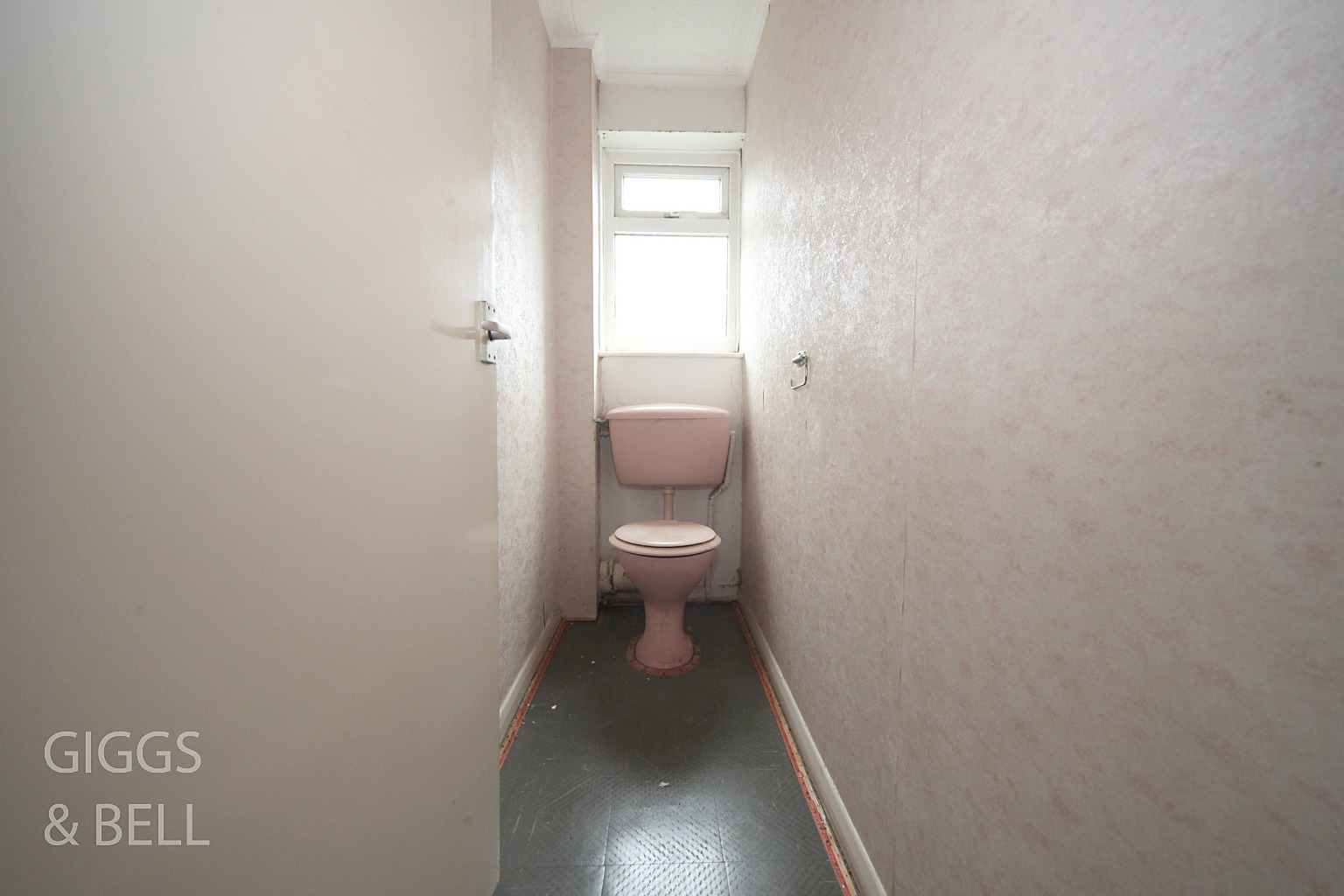 2 bed flat for sale in New Bedford Road, Luton  - Property Image 10