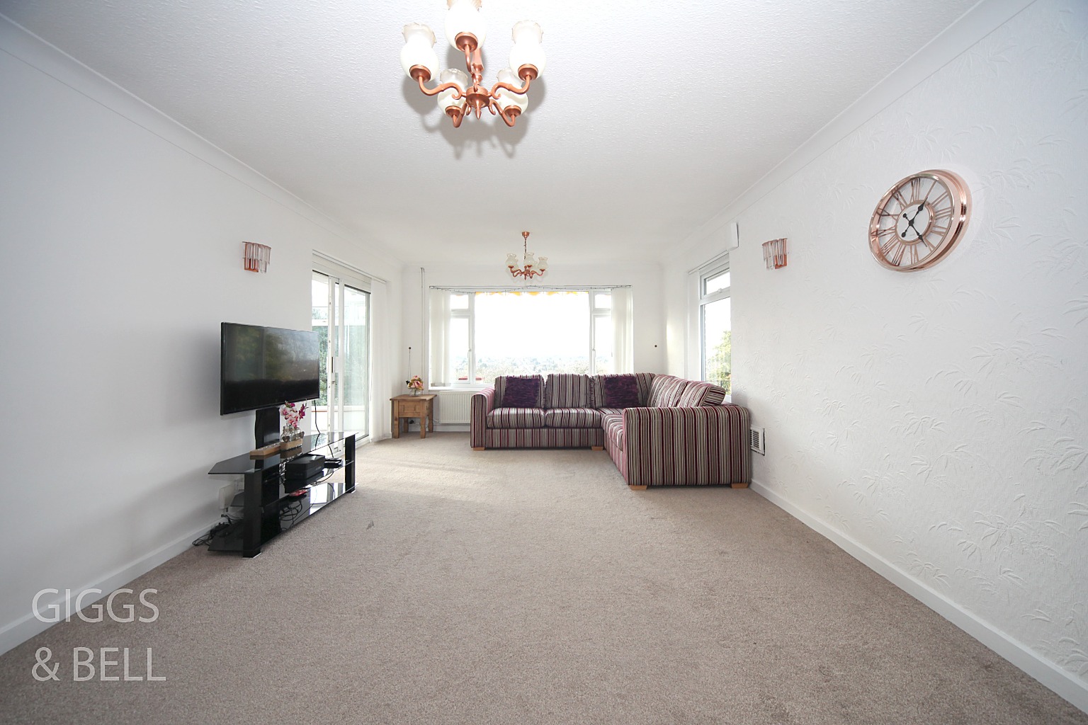 3 bed detached house for sale in Wendover Way, Luton  - Property Image 4