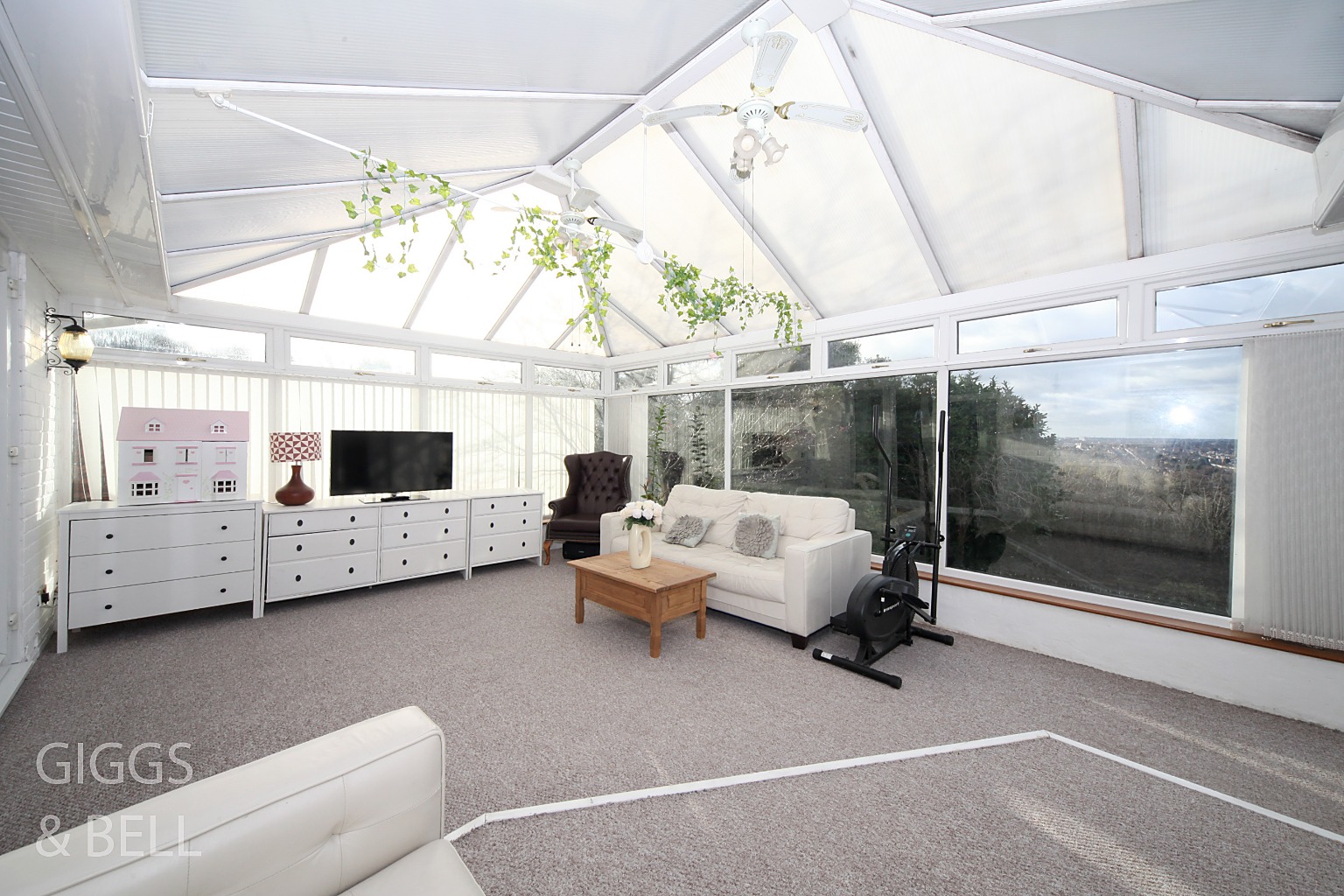 3 bed detached house for sale in Wendover Way, Luton  - Property Image 12