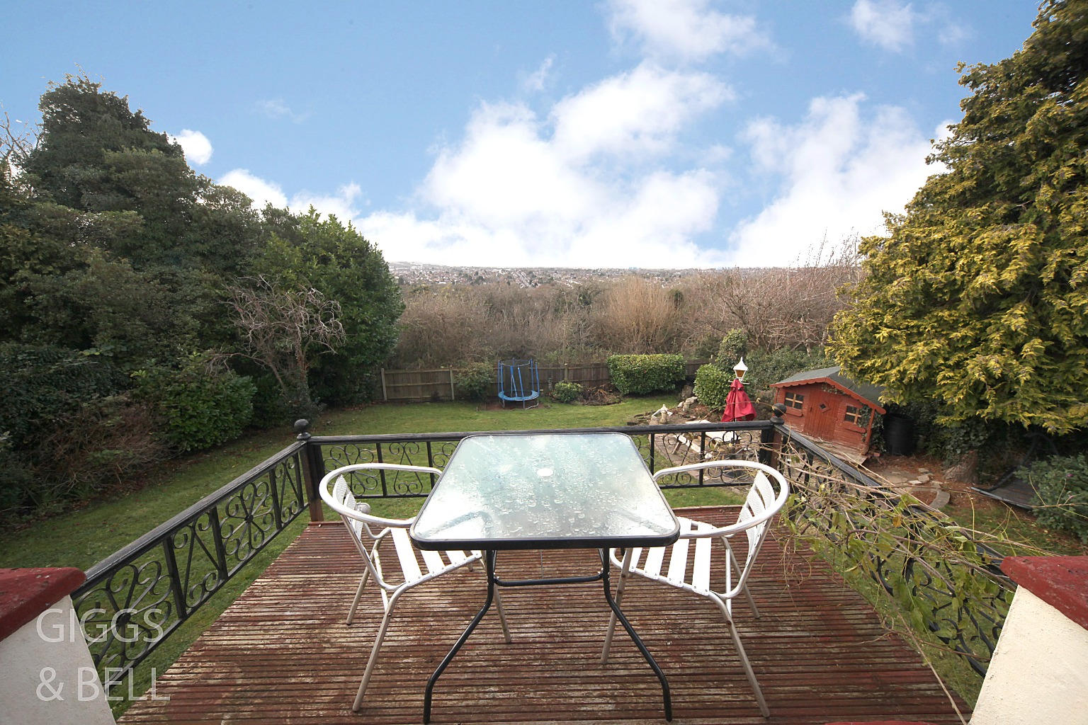 3 bed detached house for sale in Wendover Way, Luton  - Property Image 2