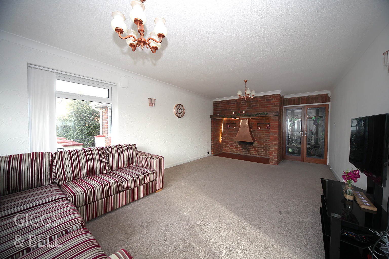3 bed detached house for sale in Wendover Way, Luton  - Property Image 5