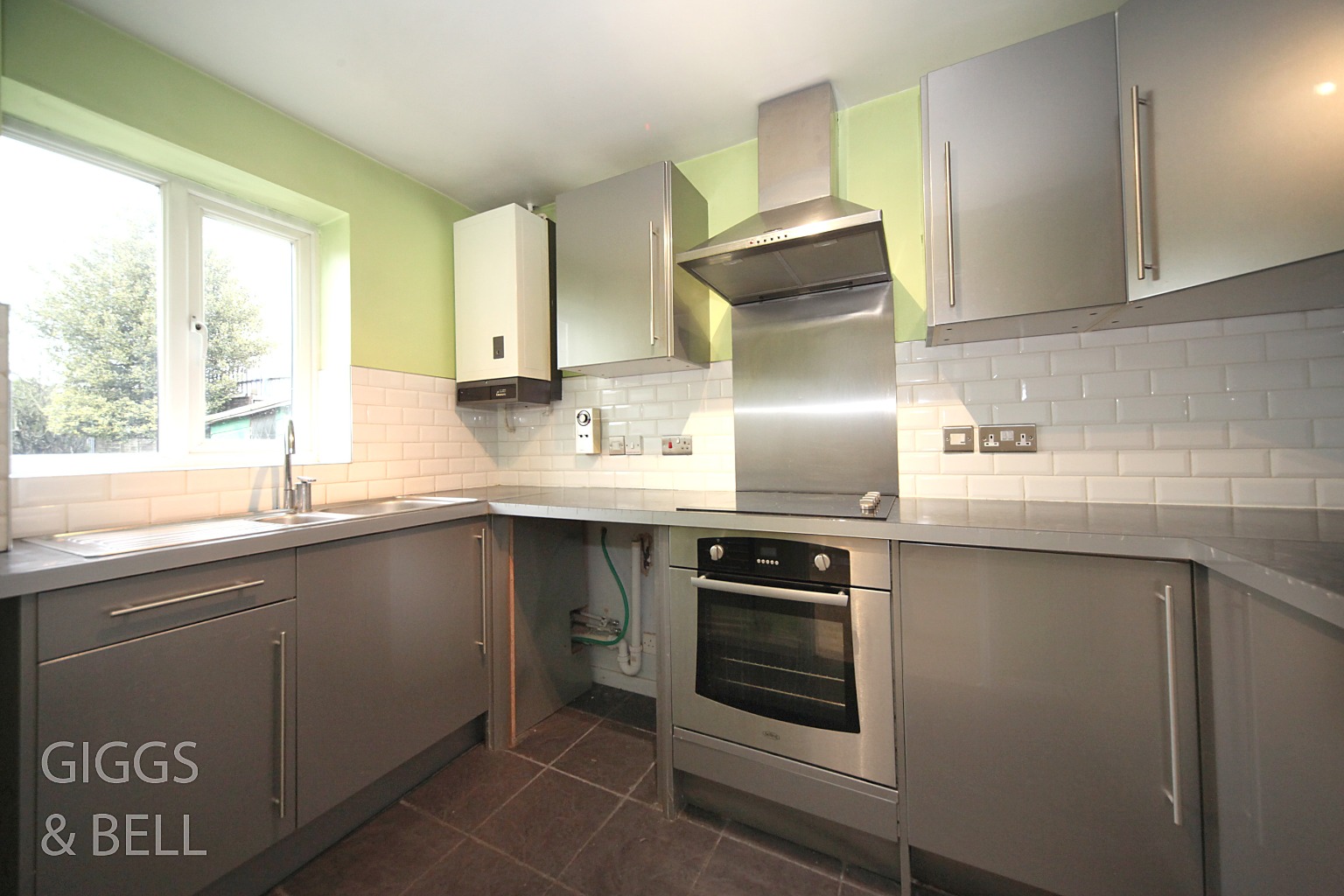 2 bed semi-detached house for sale in Rudyard Close, Luton  - Property Image 6