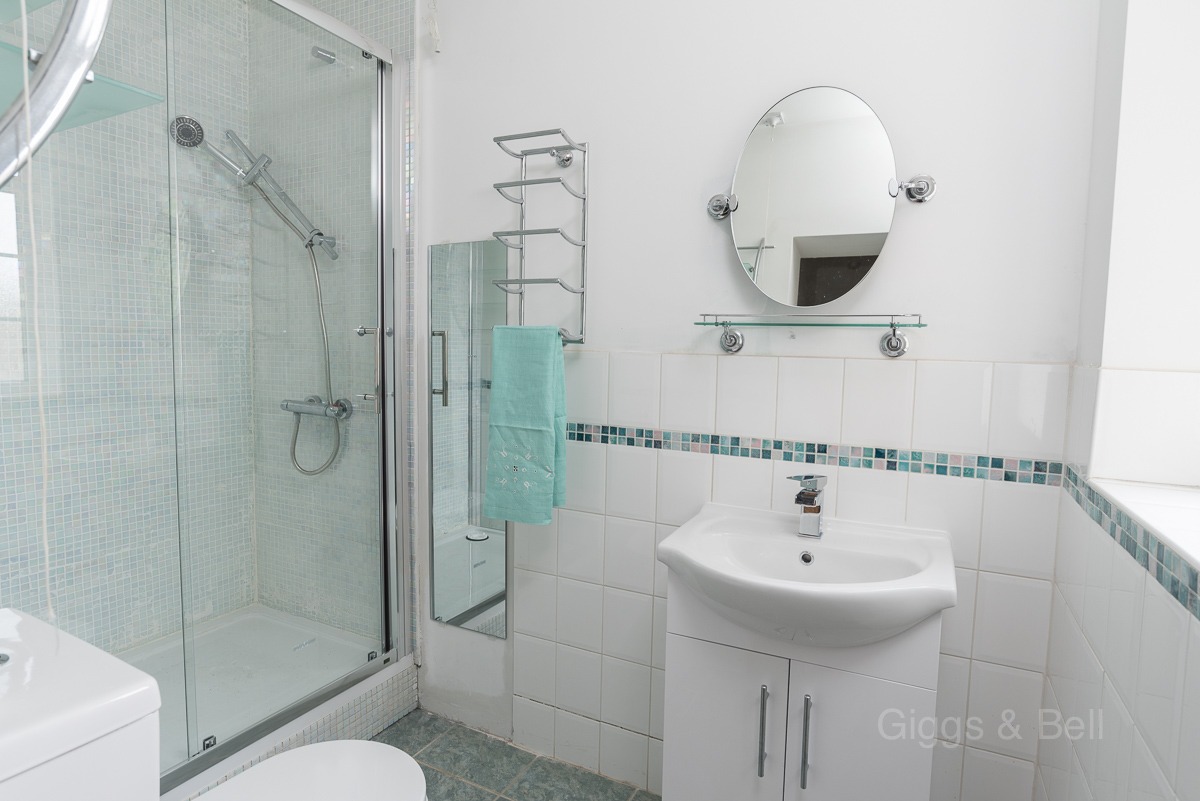 4 bed semi-detached house for sale in Compton Avenue, Bedfordshire 19