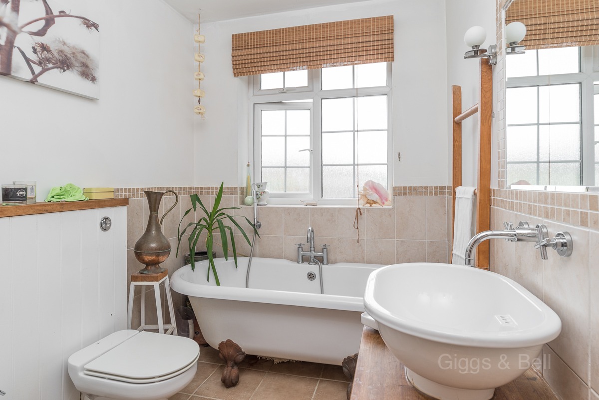 4 bed semi-detached house for sale in Compton Avenue, Bedfordshire 20