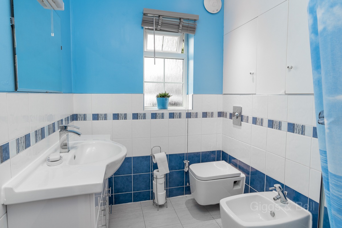 4 bed semi-detached house for sale in Compton Avenue, Bedfordshire 18