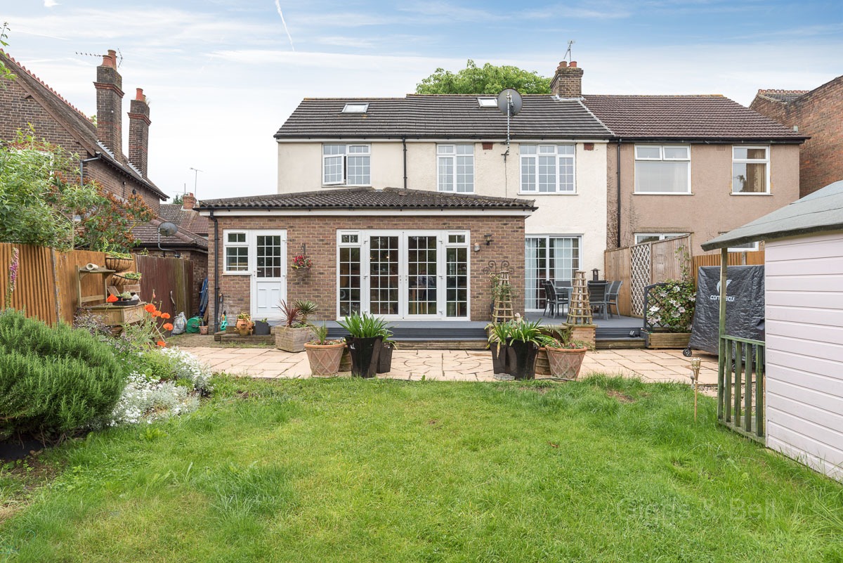 4 bed semi-detached house for sale in Compton Avenue, Bedfordshire 25