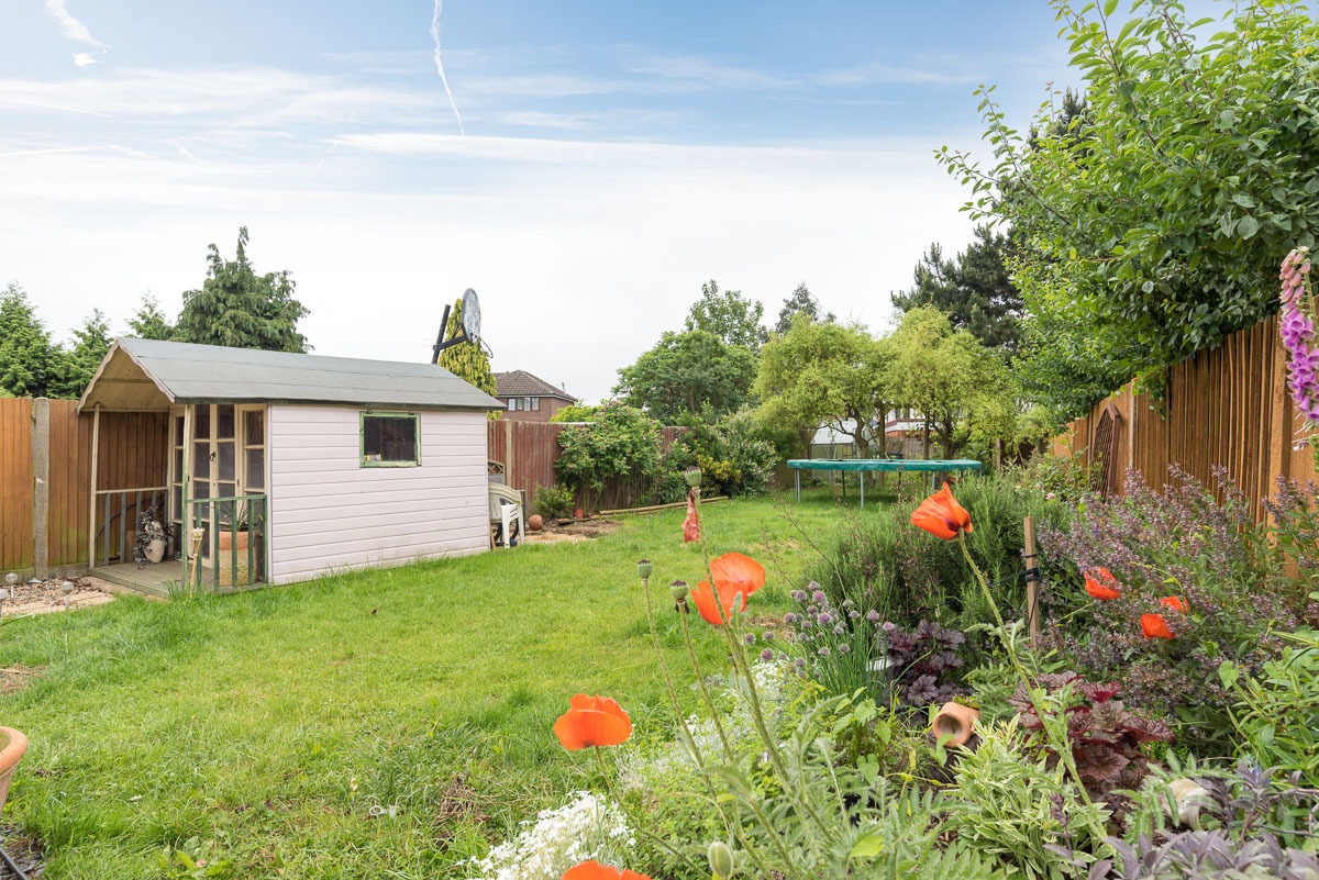 4 bed semi-detached house for sale in Compton Avenue, Bedfordshire 24