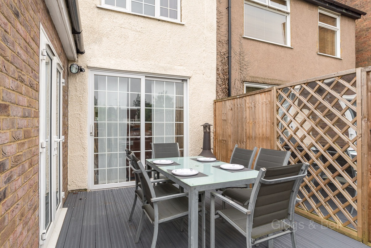 4 bed semi-detached house for sale in Compton Avenue, Bedfordshire  - Property Image 18