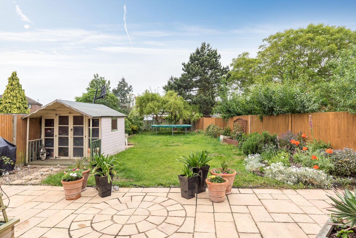 4 bed semi-detached house for sale in Compton Avenue, Bedfordshire 22