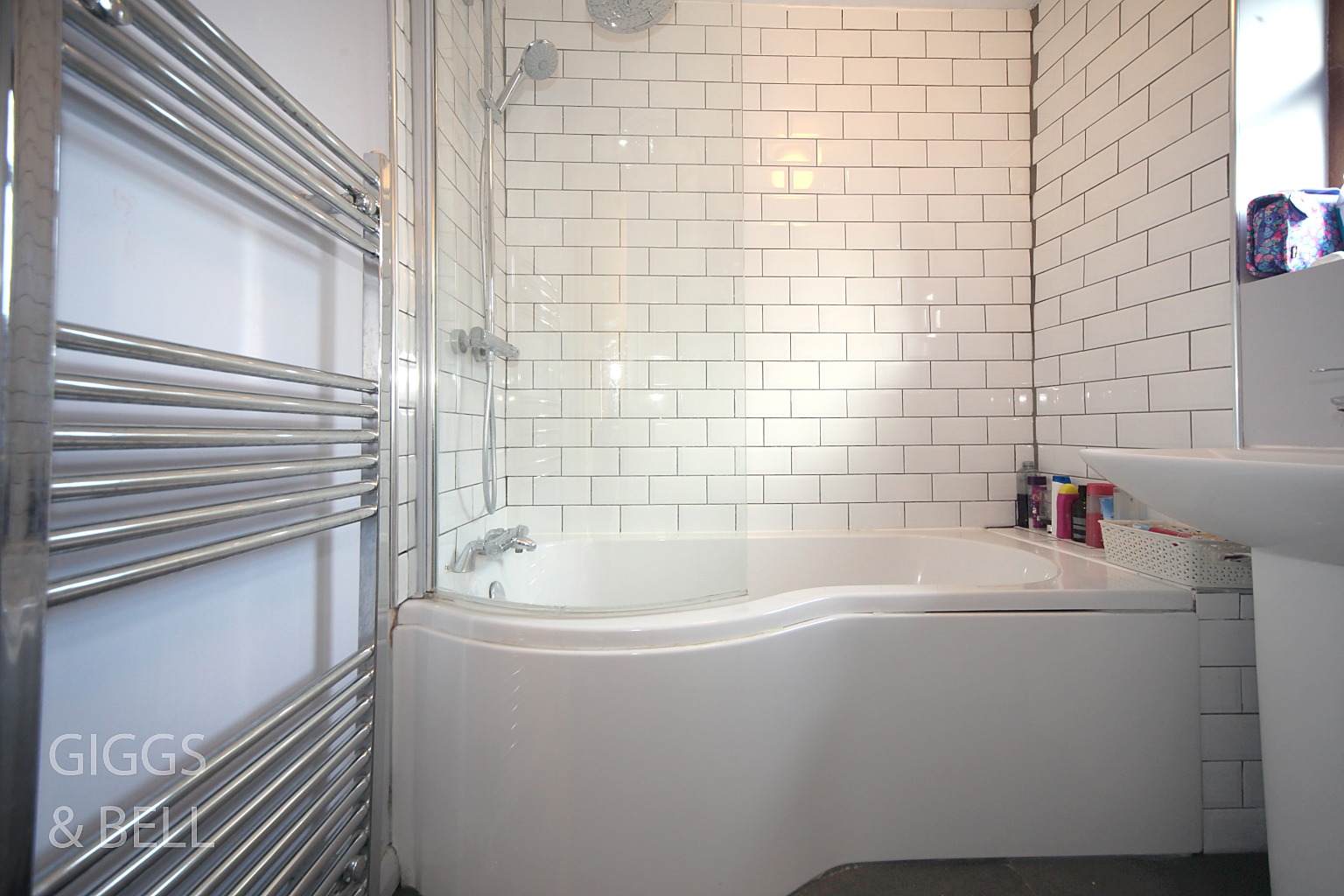 4 bed semi-detached house for sale in Bushmead Road 24