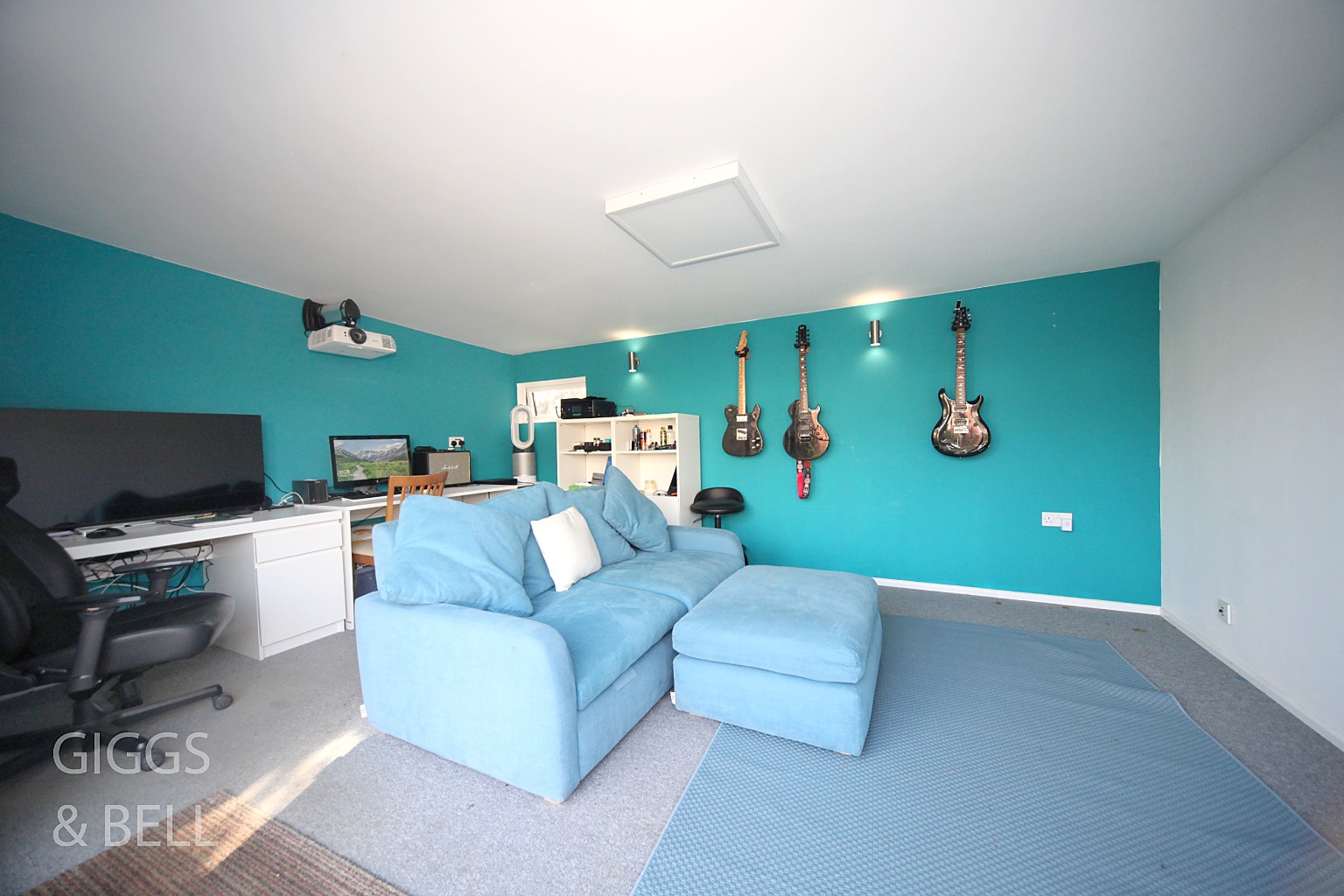 4 bed semi-detached house for sale in Bushmead Road 22