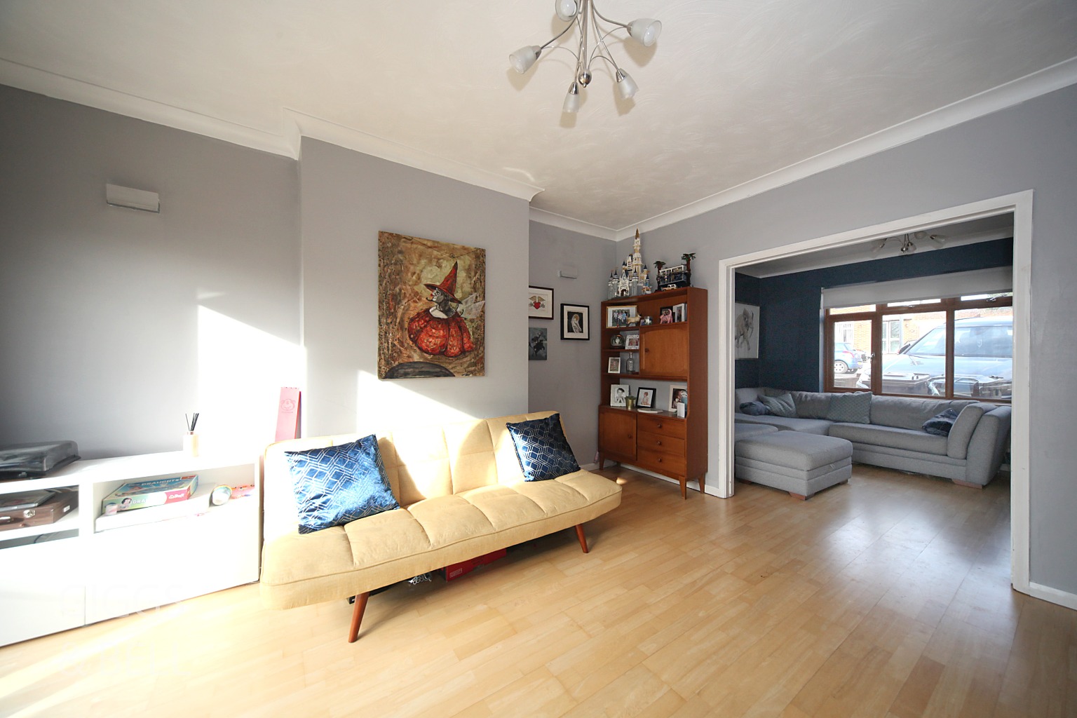 4 bed semi-detached house for sale in Bushmead Road  - Property Image 6