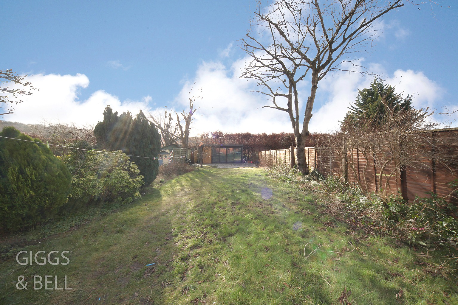 4 bed semi-detached house for sale in Bushmead Road  - Property Image 28