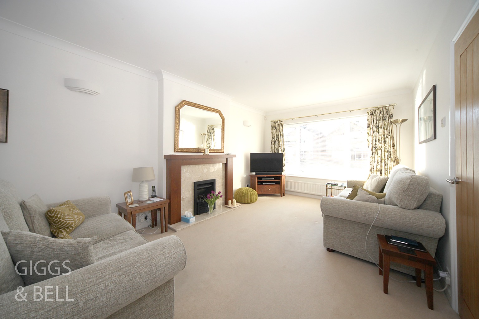 4 bed detached house for sale in Felstead Way, Luton  - Property Image 6