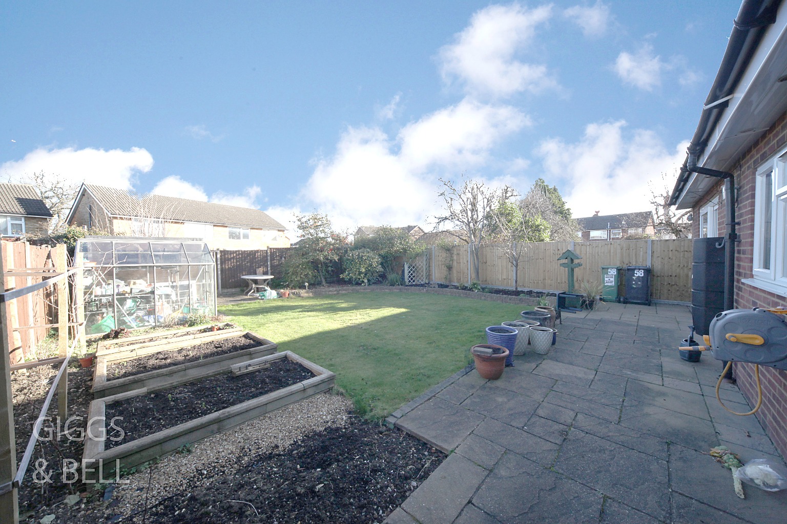 4 bed detached house for sale in Felstead Way, Luton 22