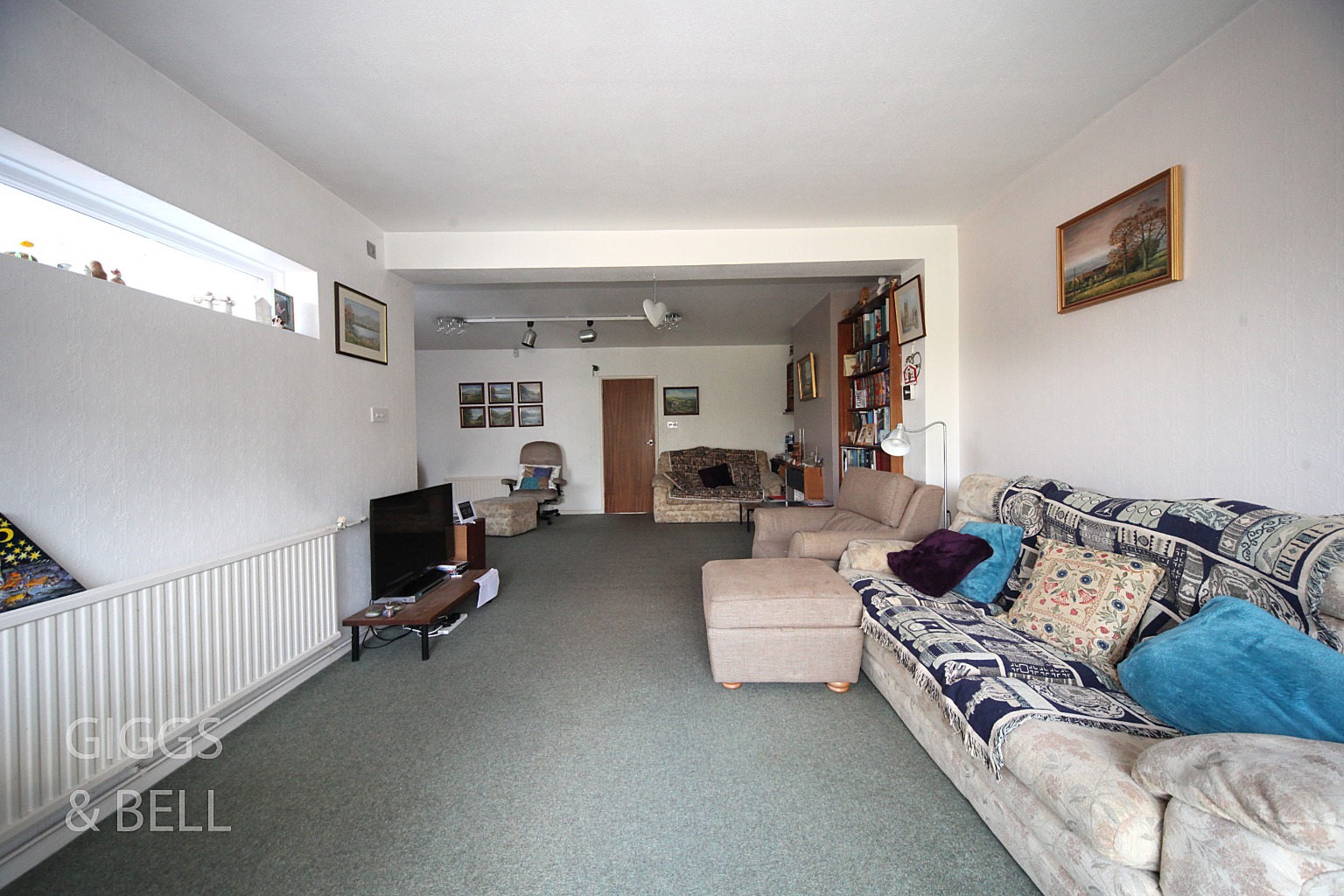 3 bed semi-detached house for sale in Stoneygate Road, Luton  - Property Image 4