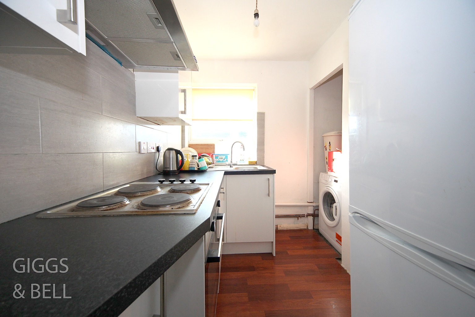 2 bed maisonette for sale in Birchen Grove, Luton 4