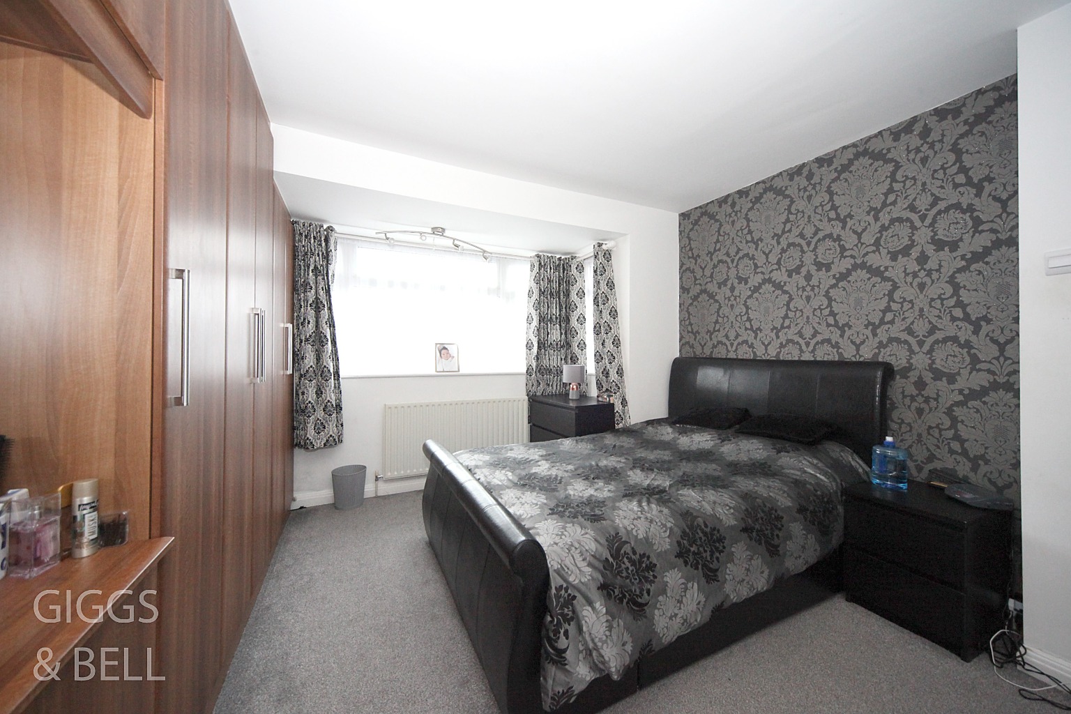 3 bed semi-detached house for sale in Felstead Close, Luton  - Property Image 10