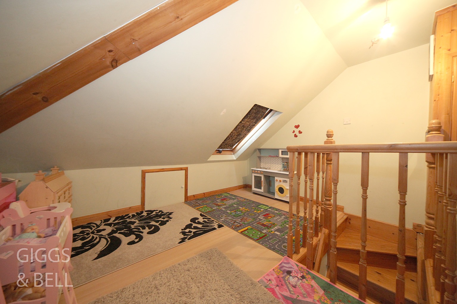 3 bed semi-detached house for sale in Felstead Close, Luton 12