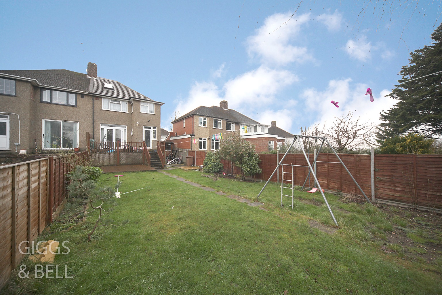 3 bed semi-detached house for sale in Felstead Close, Luton  - Property Image 20