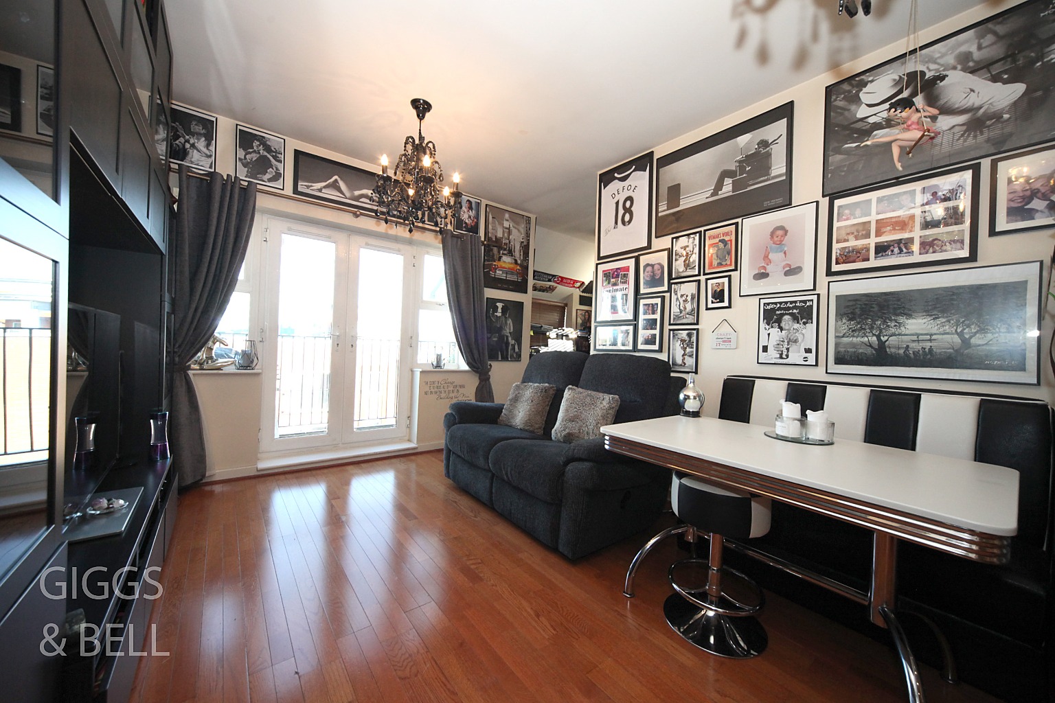 2 bed flat for sale in Holly Street, Luton  - Property Image 4