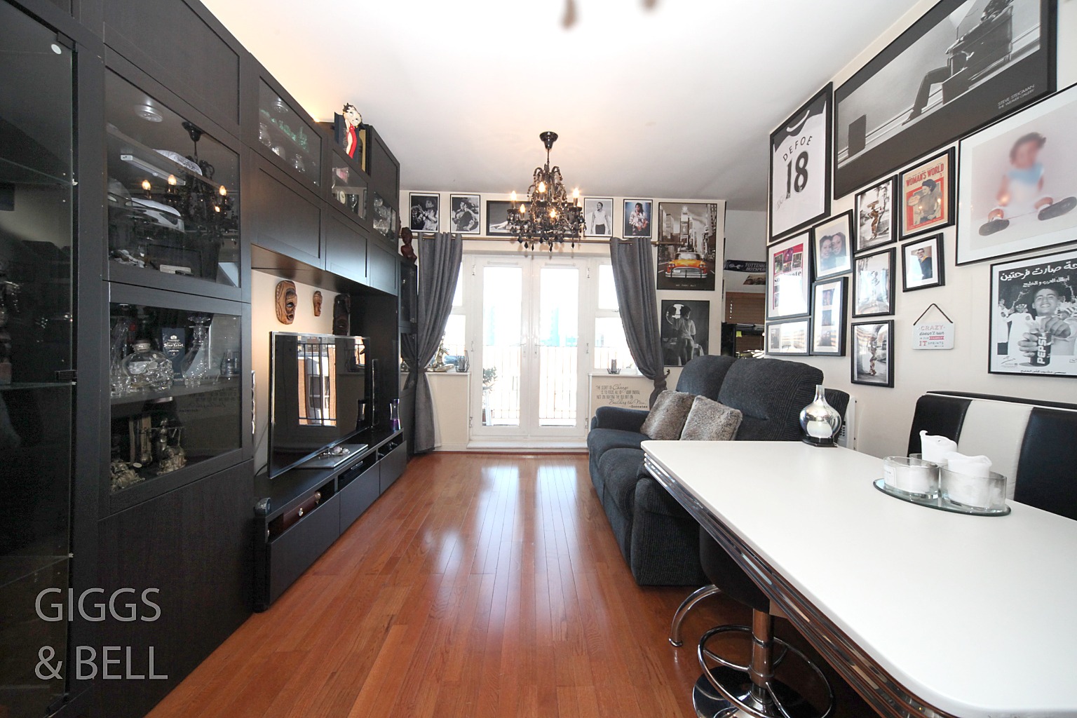 2 bed flat for sale in Holly Street, Luton 1