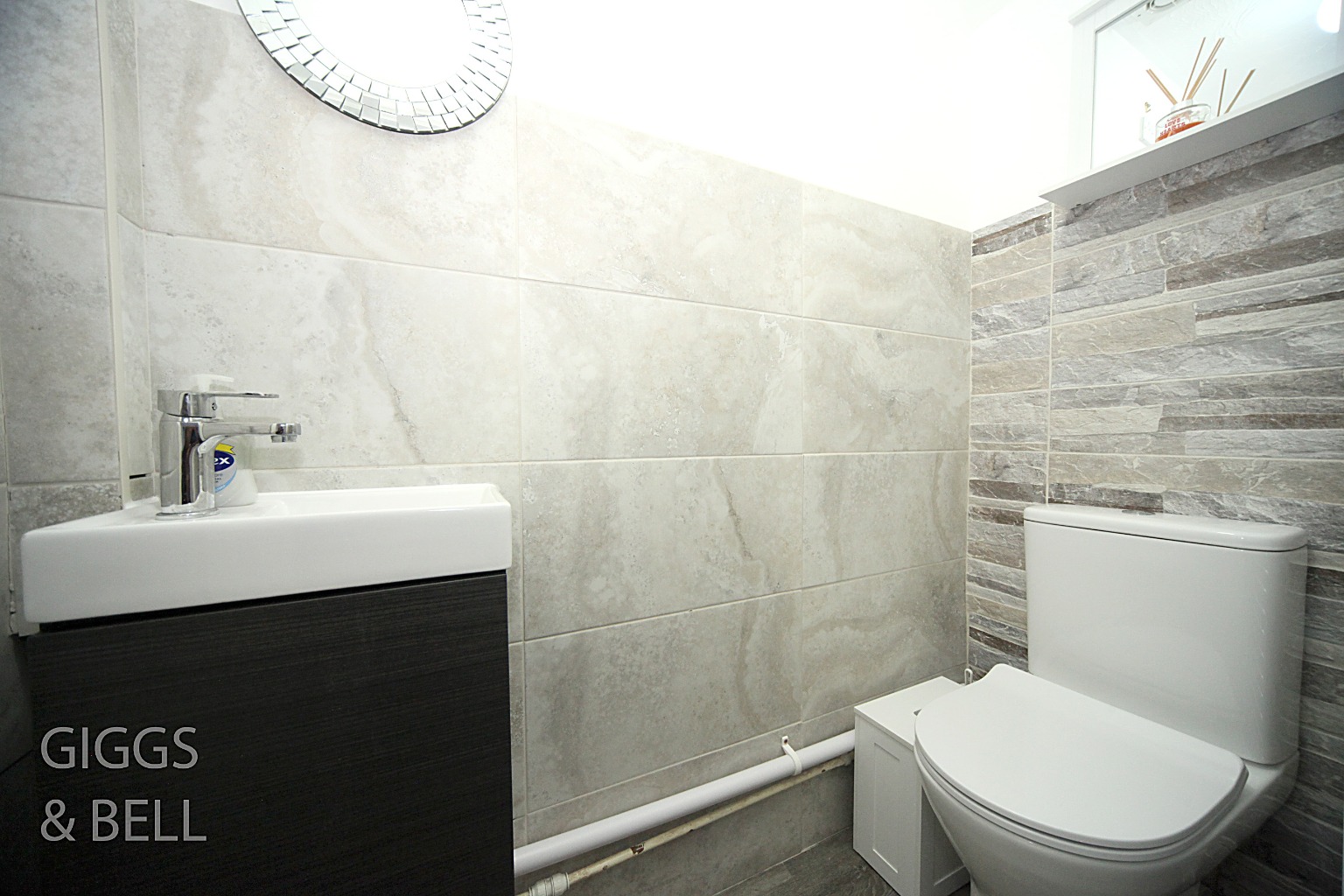 4 bed detached house for sale in Perrymead, Luton 9