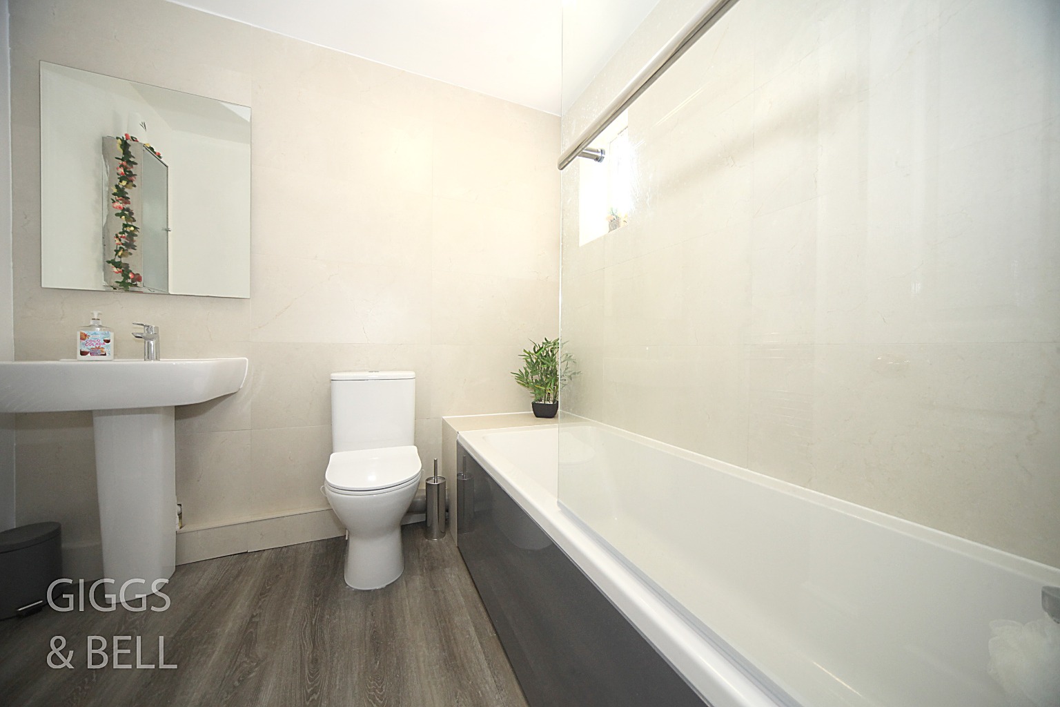 4 bed detached house for sale in Perrymead, Luton 18