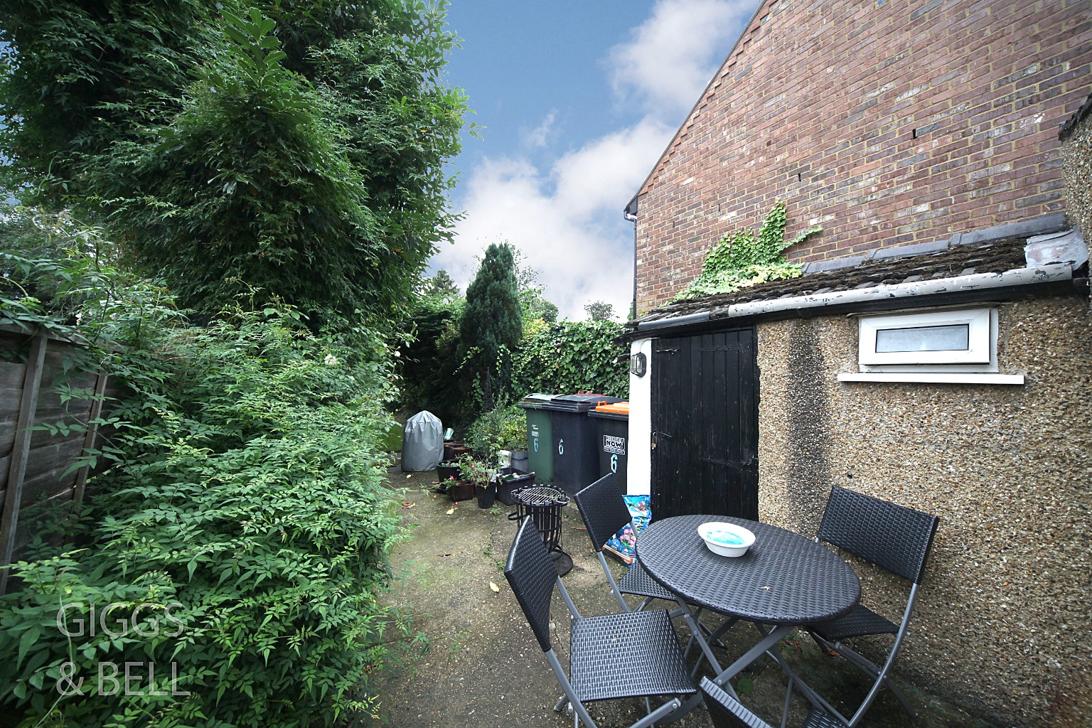 3 bed semi-detached house for sale in Summer Street, Luton  - Property Image 13