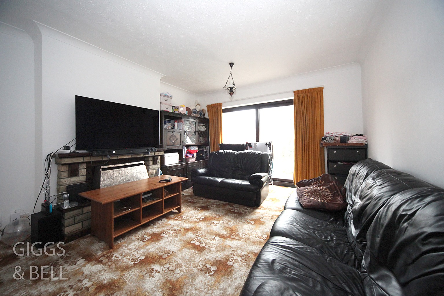 3 bed detached bungalow for sale in Abigail Close, Luton  - Property Image 3