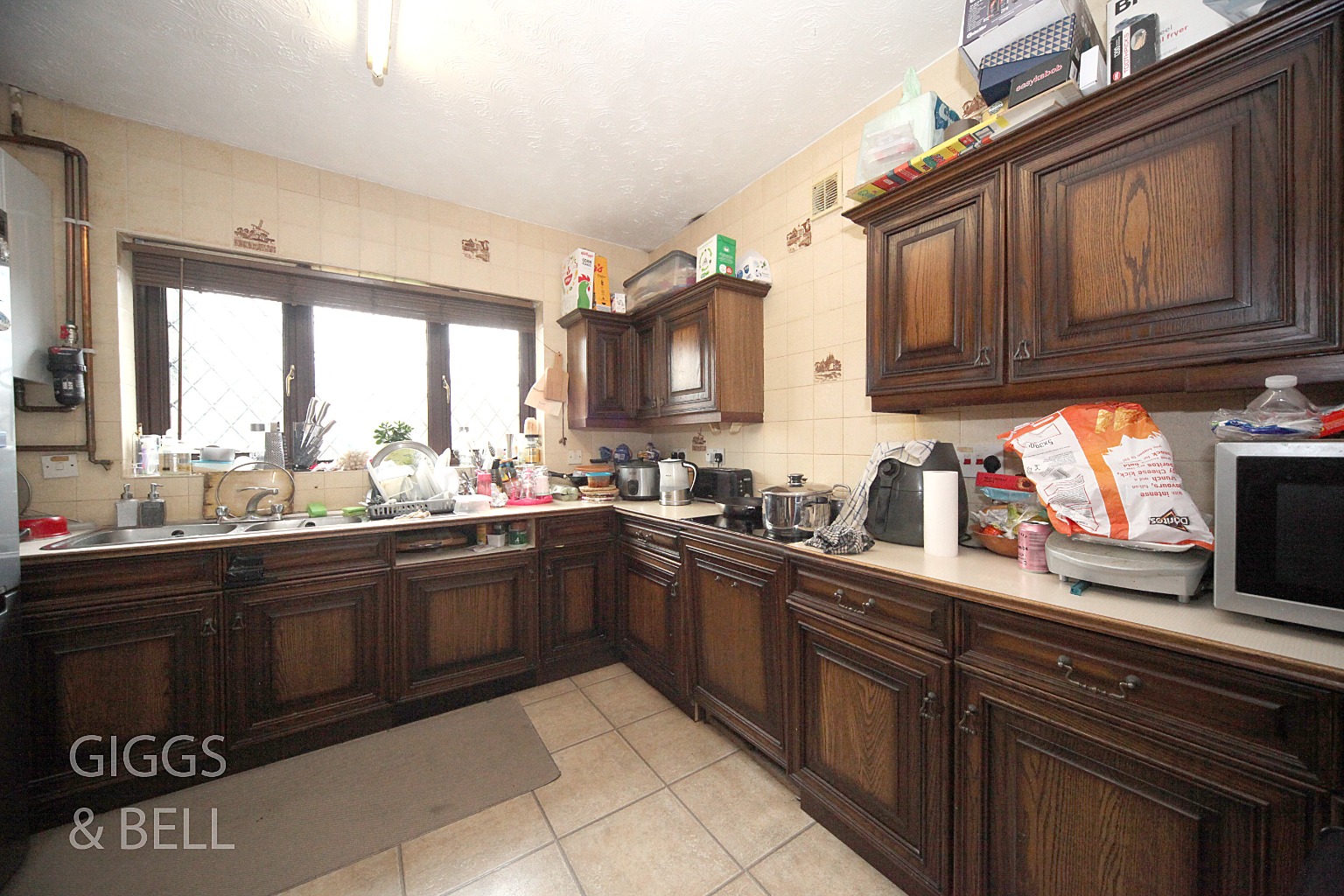 3 bed detached bungalow for sale in Abigail Close, Luton 4