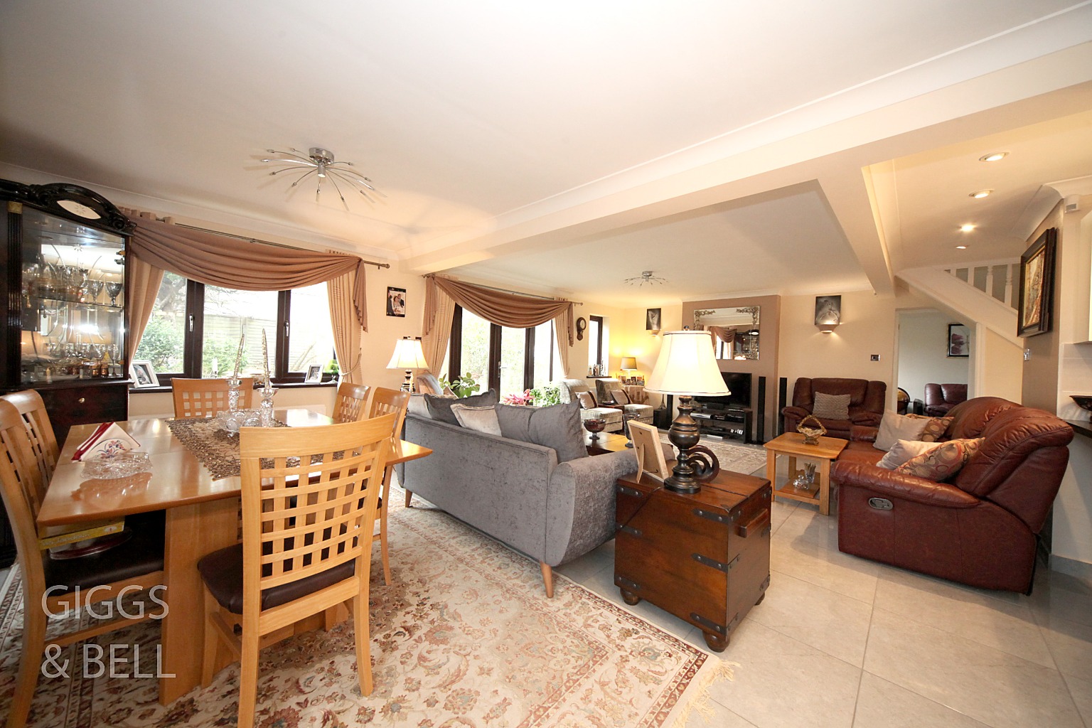 5 bed detached house for sale in Hart Hill Lane, Luton  - Property Image 5