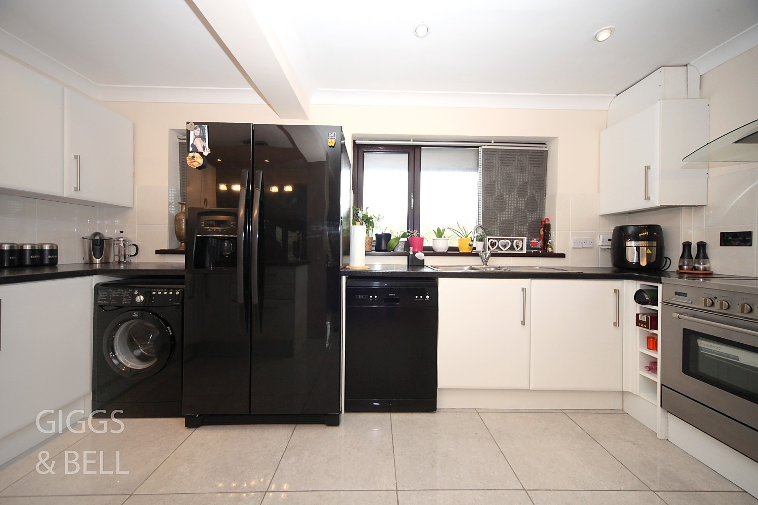 5 bed detached house for sale in Hart Hill Lane, Luton  - Property Image 7