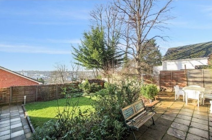 5 bed detached house for sale in Hart Hill Lane, Luton  - Property Image 24