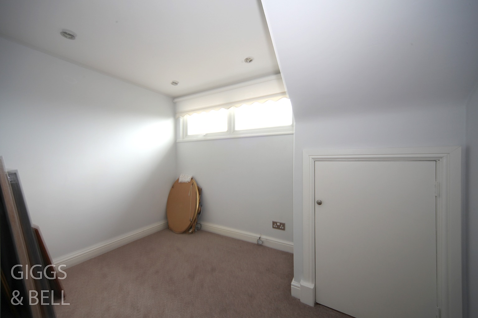 5 bed detached house for sale in Sunset Drive, Luton 14