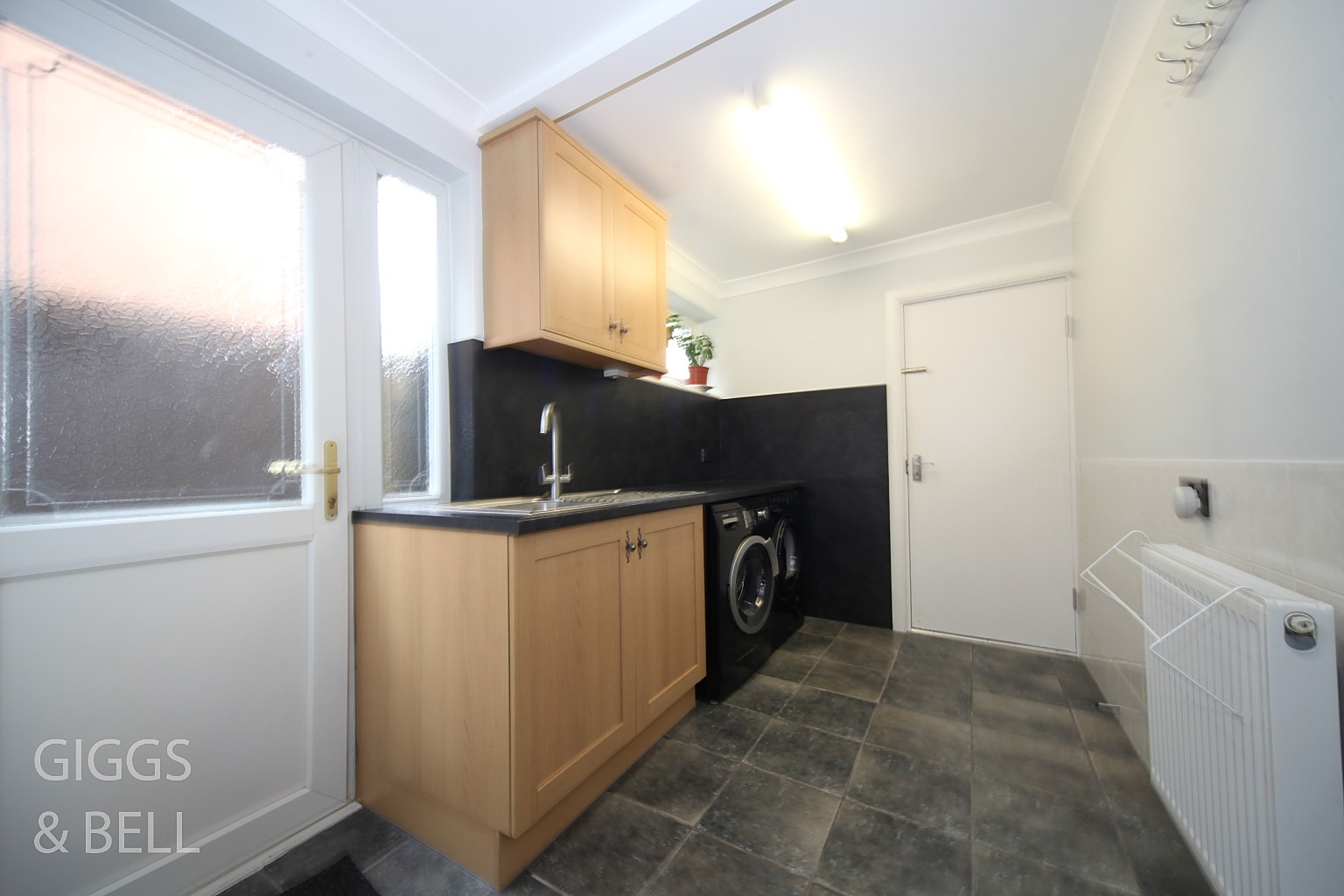 5 bed detached house for sale in Sunset Drive, Luton 23