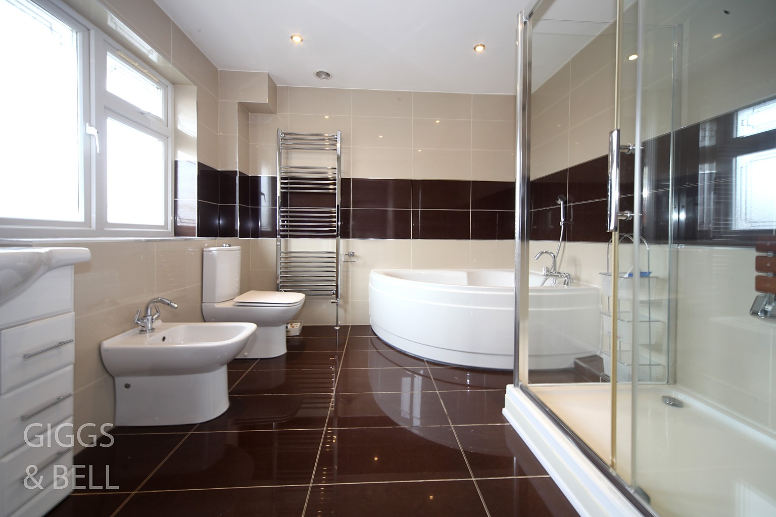 5 bed detached house for sale in Sunset Drive, Luton  - Property Image 19