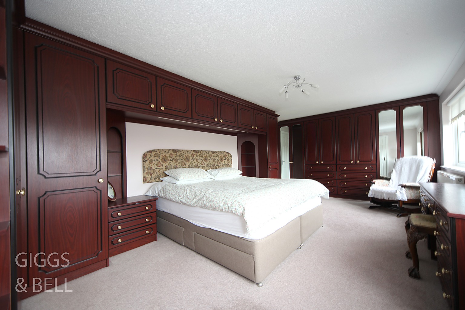 5 bed detached house for sale in Sunset Drive, Luton  - Property Image 18